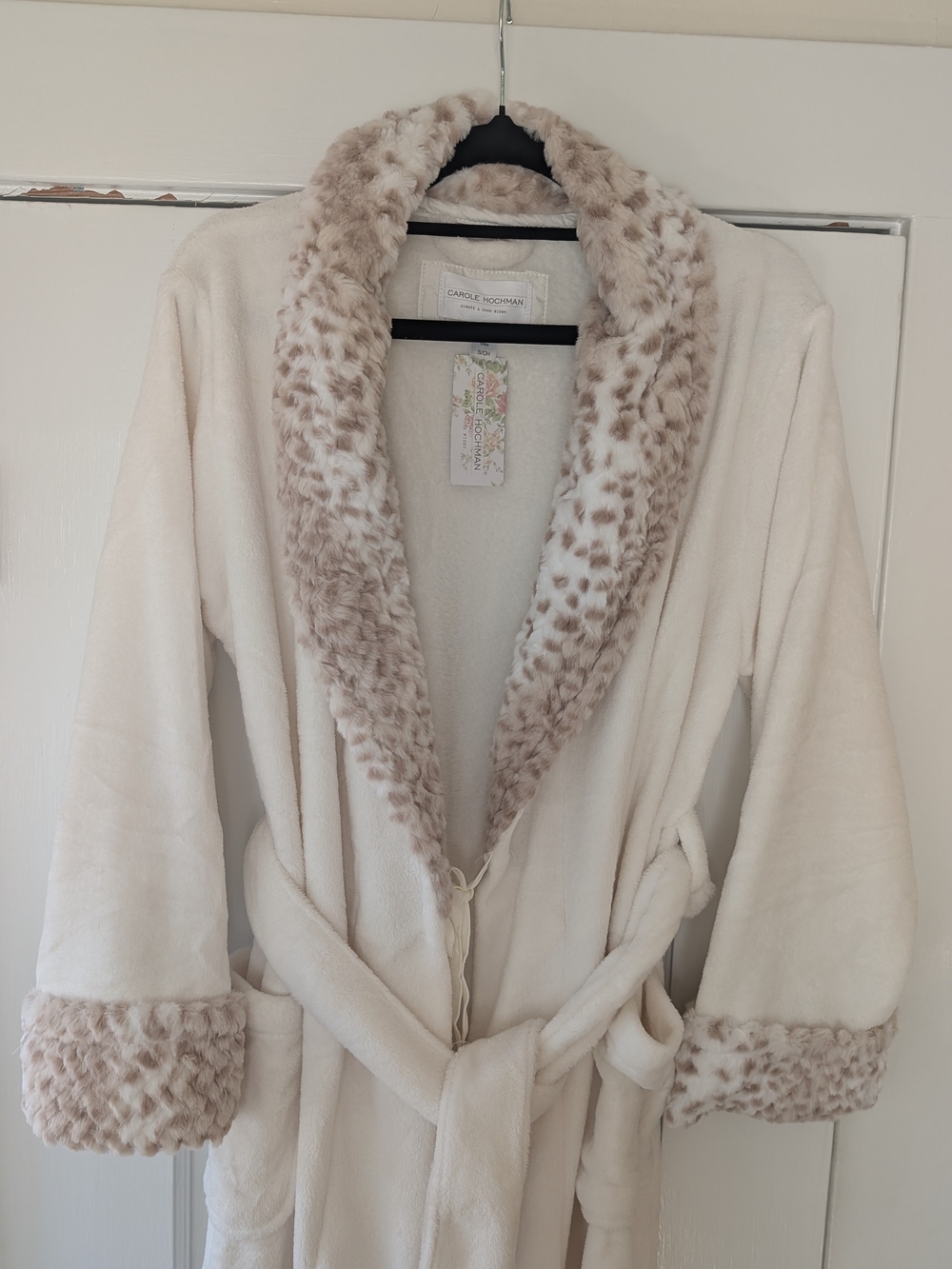 Midnight by Carole Hochman Cream Plush Robe with Spotted Faux Fur Trim